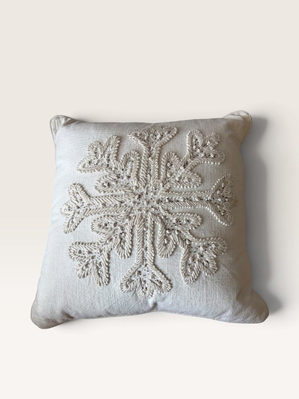 Balsam & Fir Ivory Embroidered Snowflake Holiday Pillow great condition